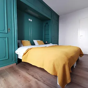 Vakantieaanzee21 Apartment